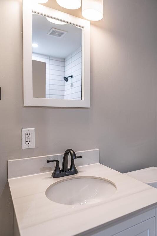 Building Photo - 440 W Maine Ave