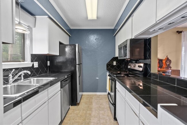 Building Photo - 1201 N Pierce-46