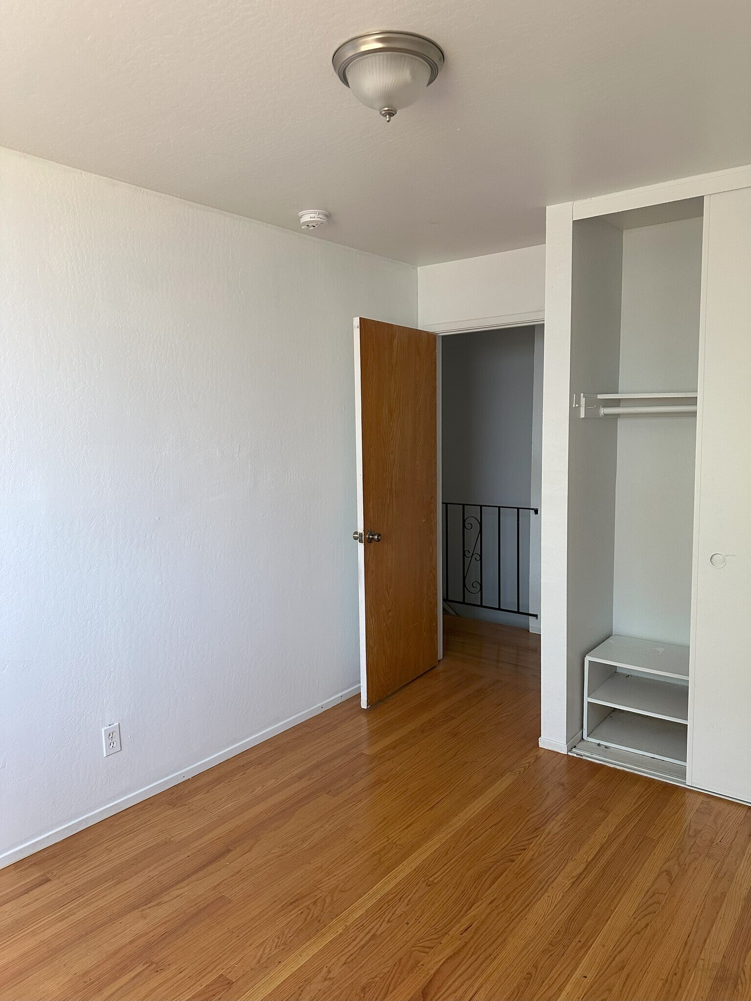 Building Photo - 2434 Mira Vista Dr
