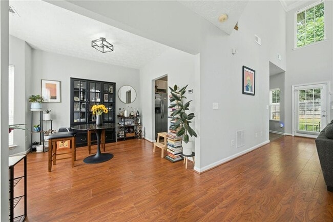 Building Photo - 983 Aspen Dr