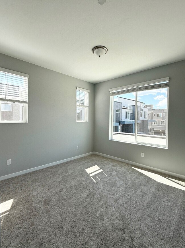Building Photo - 16551 Peak Wy