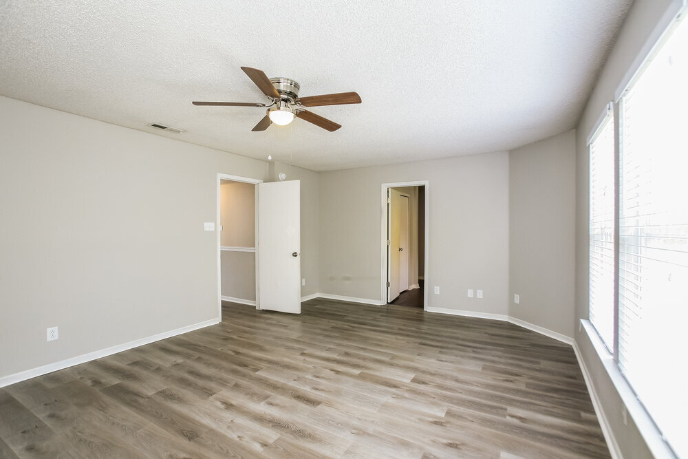 Building Photo - 10214 Yosemite Ln