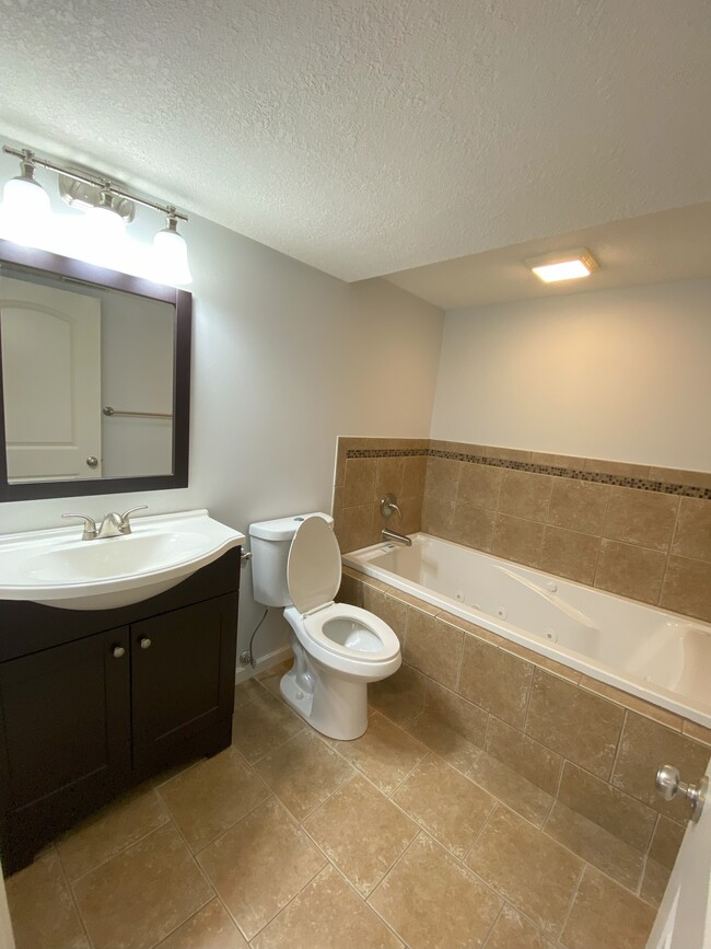 Basement Bath - 2901 Red Oak Rd