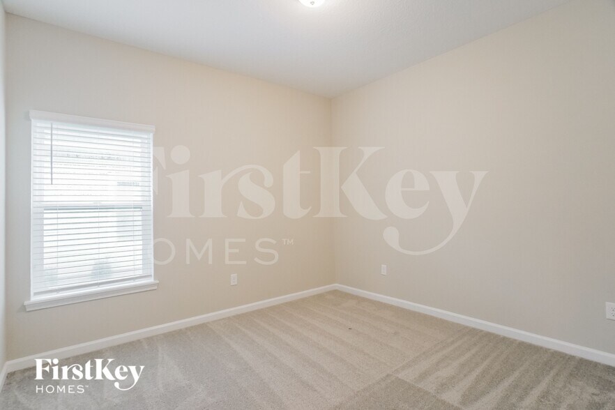 Building Photo - 486 Grand Landings Pkwy