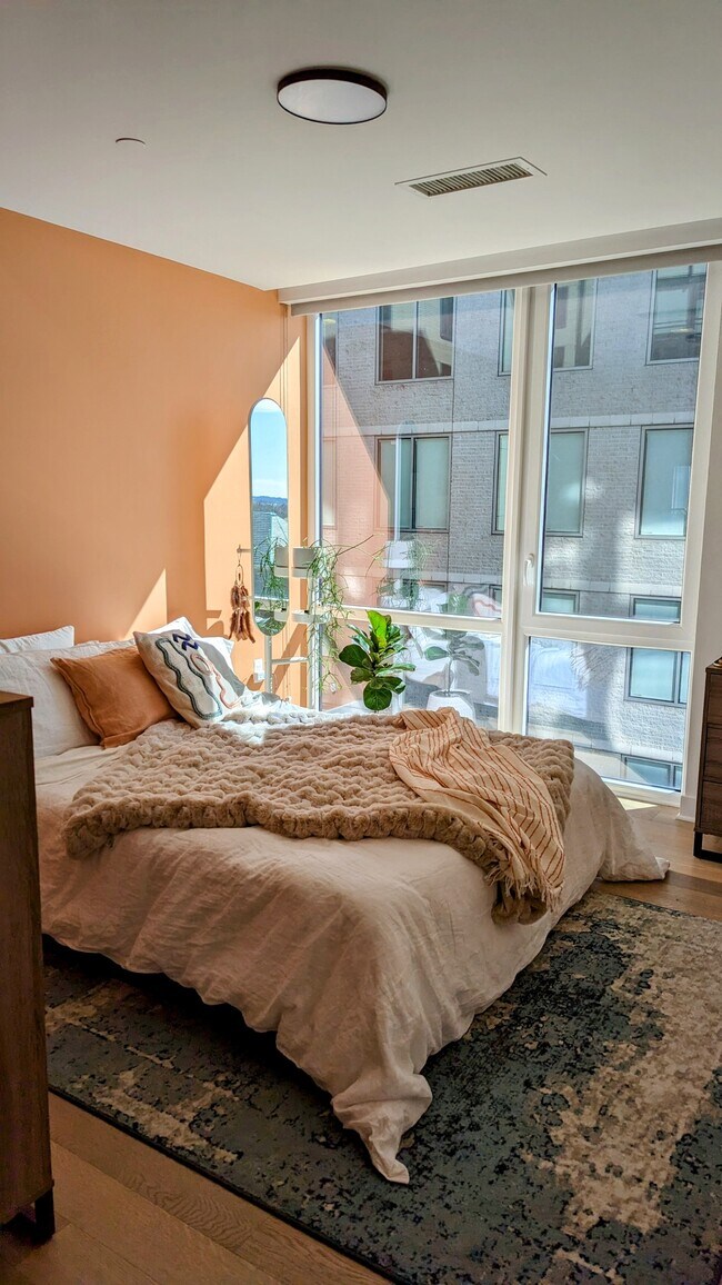 Building Photo - 37 L St SE