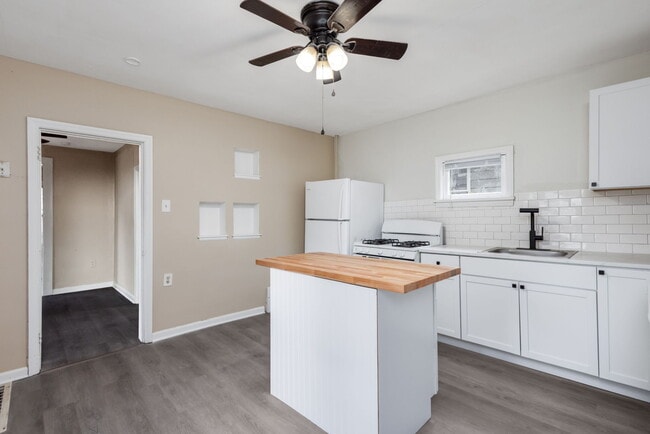 Building Photo - 636 S 25th St