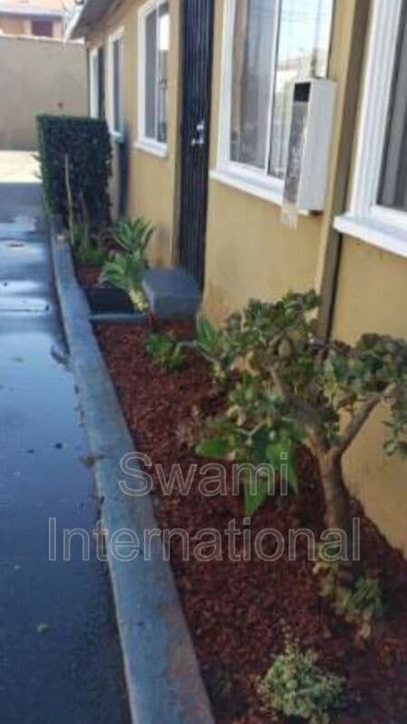 Building Photo - 4542 W Imperial Hwy