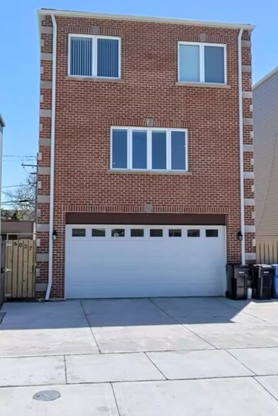 Primary Photo - 6027 W Giddings St