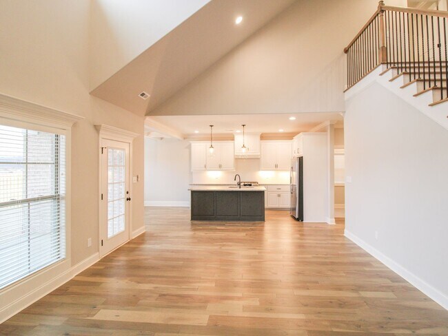 Building Photo - Beautiful two story home at Whispering Pines!