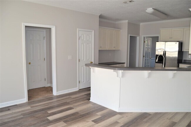 Building Photo - 351 Barnsley Dr