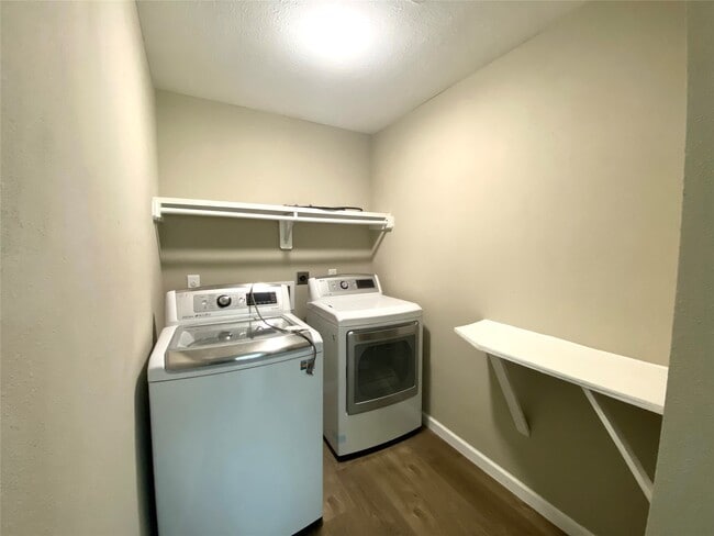 Building Photo - 4411 Buena Vista St