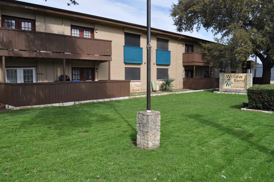 Building Photo - Willow Bend Apartments