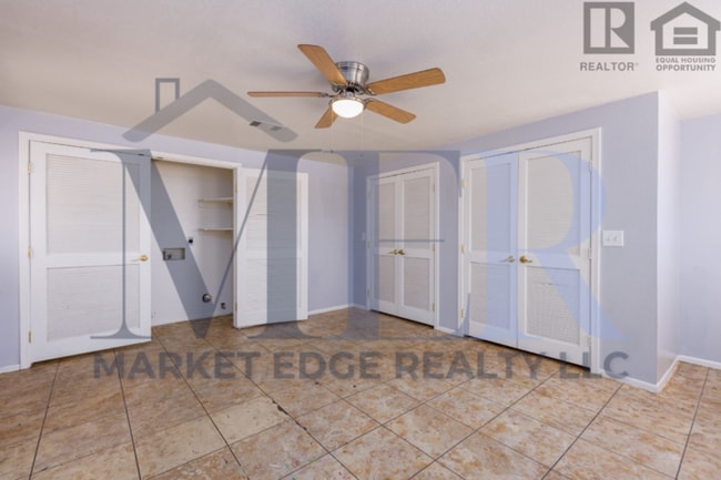 Building Photo - 3Bed/2Bath House at 19th Ave/Camelback! Move-In Ready on 06/11/2026! -- NO HOA! CORNER LOT!