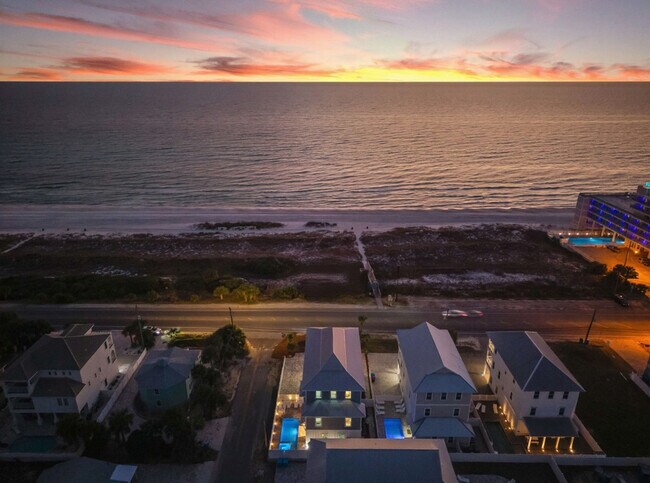 Building Photo - 14300 Front Beach Rd