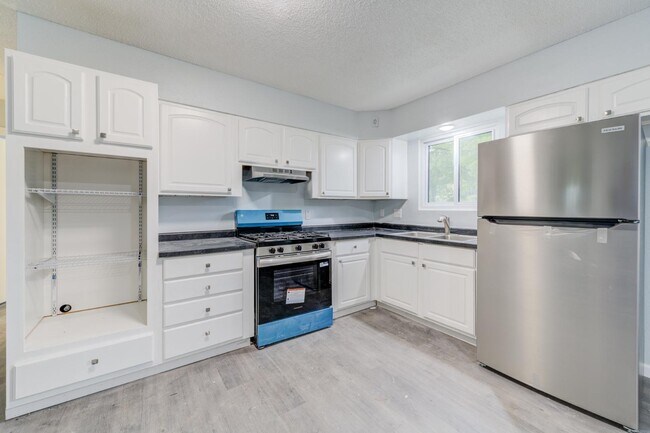 Building Photo - 2022 Jannette Dr