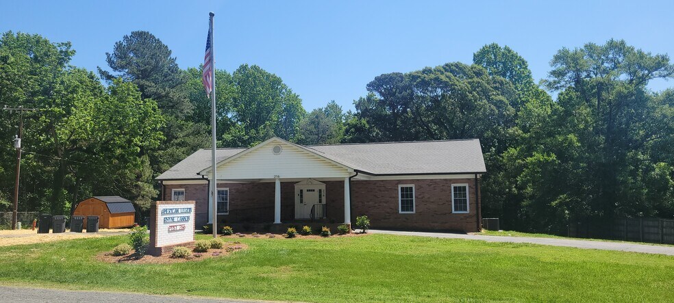 Building Photo - 216 Legion Dr