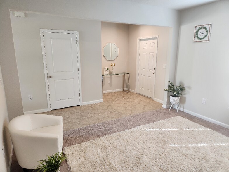 Building Photo - 308 Fiddlewood Ct