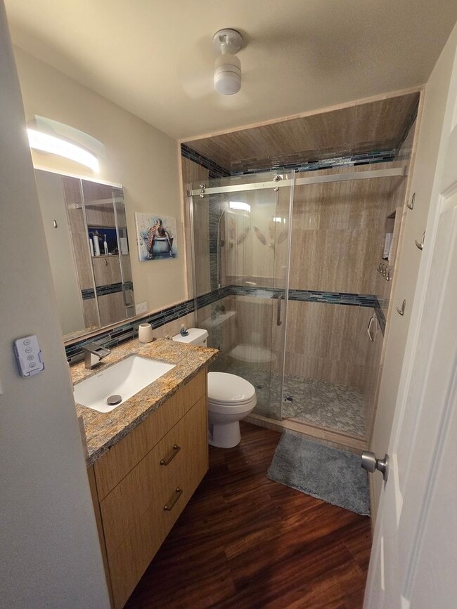 Building Photo - Furnished Beachfront Condo with Stunning Ocean Views