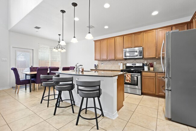 Building Photo - 2831 Elm Tree Park