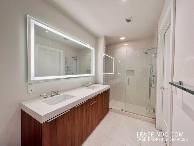 Building Photo - 1427 Rhode Island Ave NW