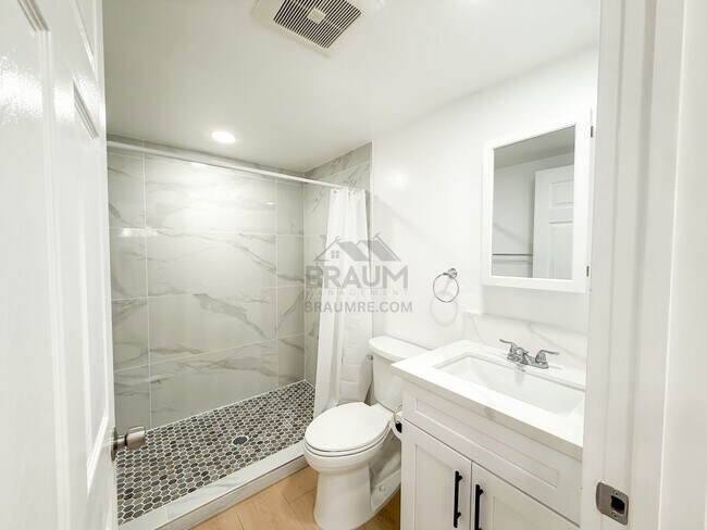 Building Photo - 11228 Huston St