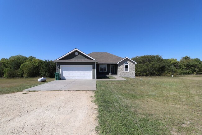 Primary Photo - Country House for rent