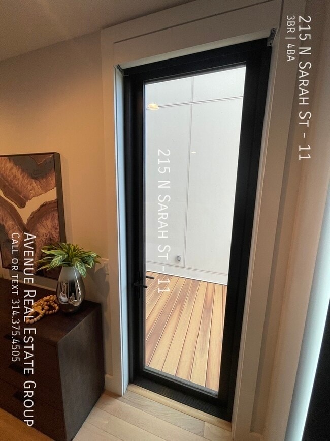 Building Photo - 215 N Sarah St