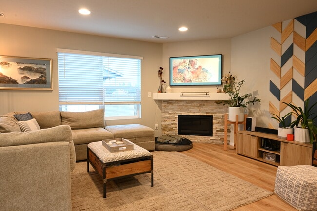 Building Photo - 7917 S Dana Ln