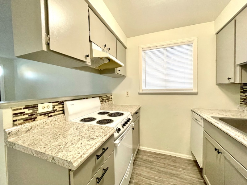 Building Photo - 2134 E Cataldo Ave