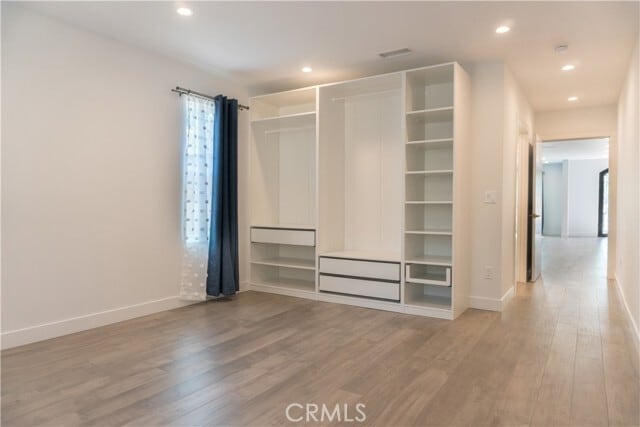 Building Photo - 6850 Encino Ave