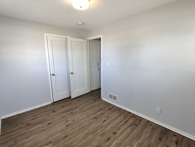 Building Photo - Central Richland Duplex with Full Basement