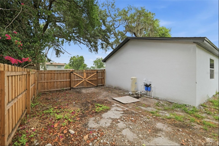 Building Photo - 705 E 126th Ave