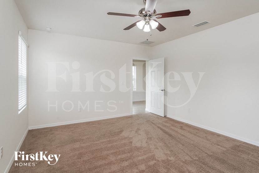 Building Photo - 441 SW 24th St