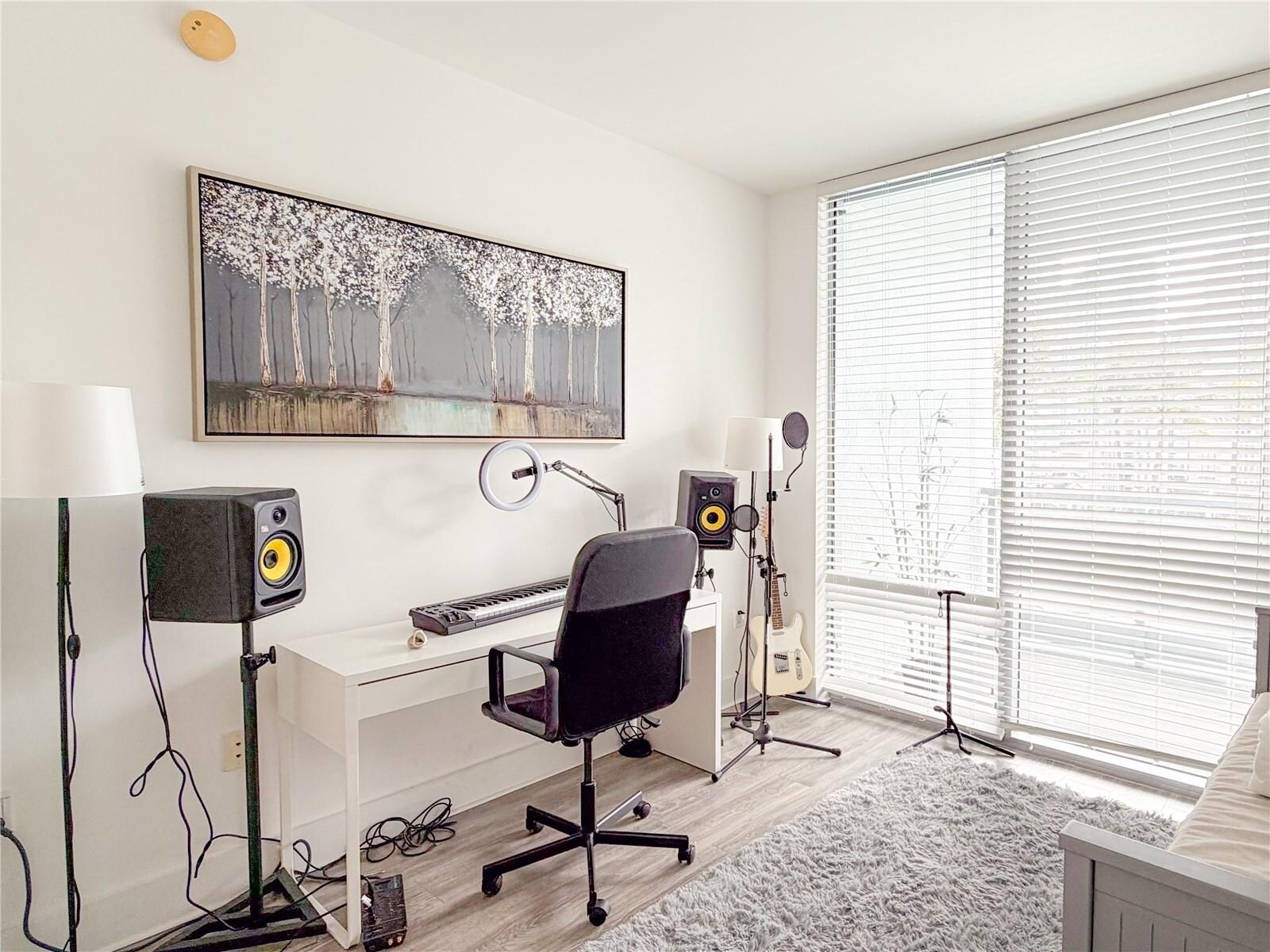 Building Photo - 90 SW 3rd St