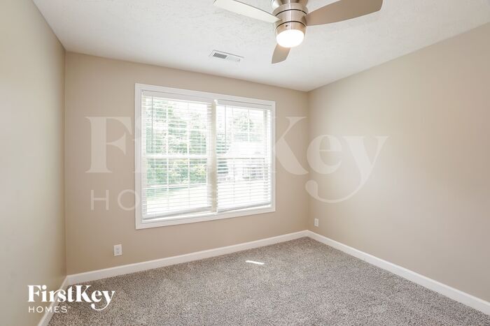 Building Photo - 3651 Fox Tail Dr