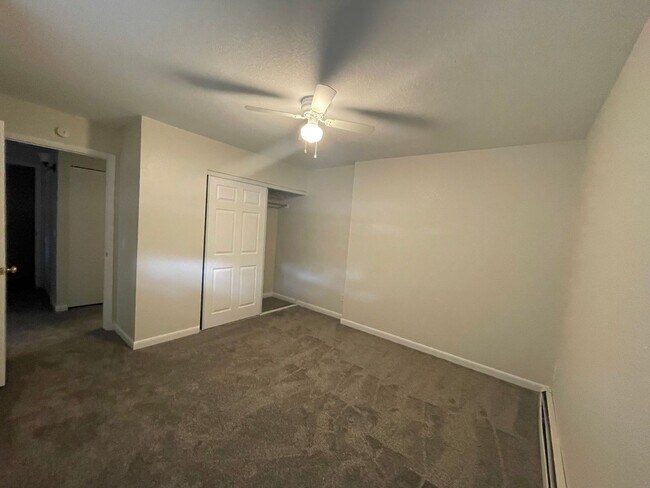 Building Photo - Cozy 2B/1.5B Quiet Boulder Unit - 1ST MONTH FREE