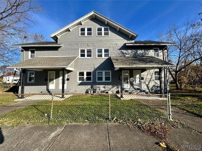 Primary Photo - 527 24th St