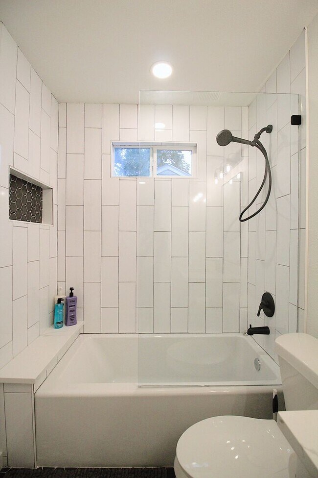 Building Photo - Ryan Place- Short to Mid-Term Rental Fully...