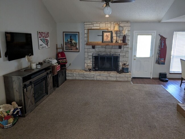 Building Photo - 3 Bed 2 Bath Home - Park Access