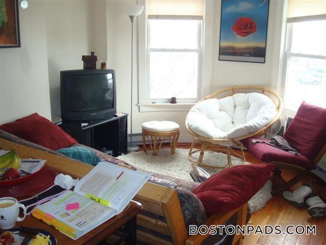 Building Photo - 104 Hammond St