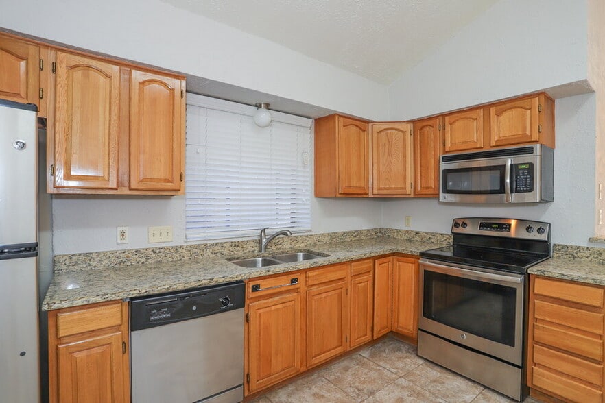 Building Photo - 1010 Hickory Post Ct