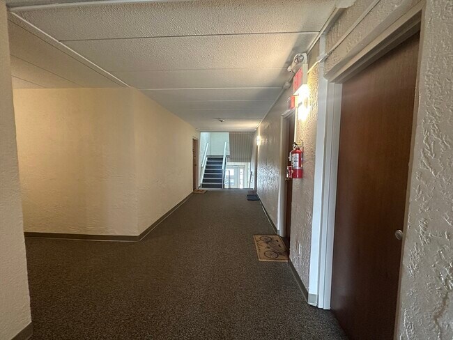 Building Photo - 40 High St