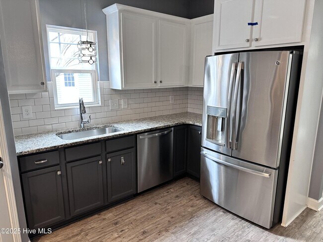 Building Photo - 109 Pennington St