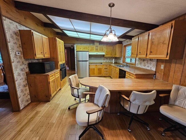 Building Photo - Lake front on Kings Point-Winter Rental Only Available September 1st through End of May 2026