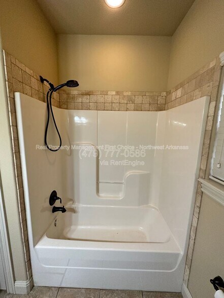 Building Photo - 2006 W Morter Pl