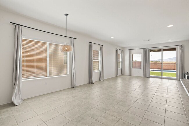 Building Photo - 11288 S Weismann Dr