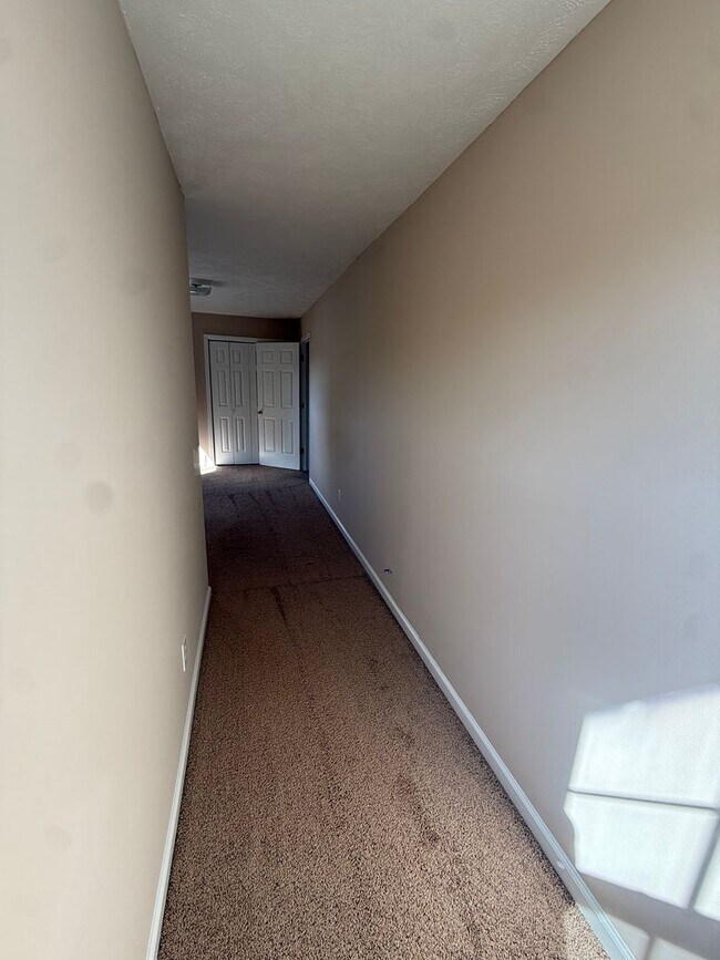 Building Photo - Convenient Murfreesboro Living – 3 Bed, 2 Bath with 2-Car Garage