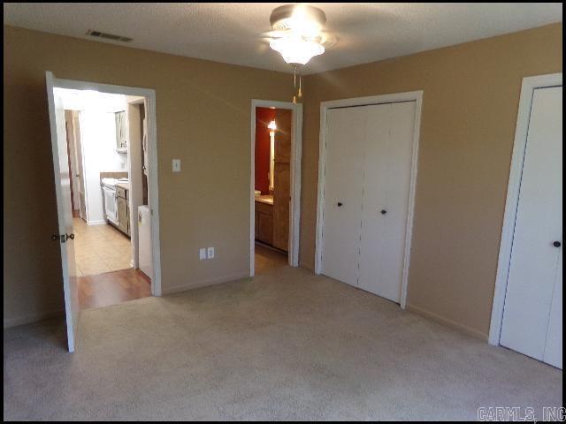 Building Photo - 301 Kings Row Dr