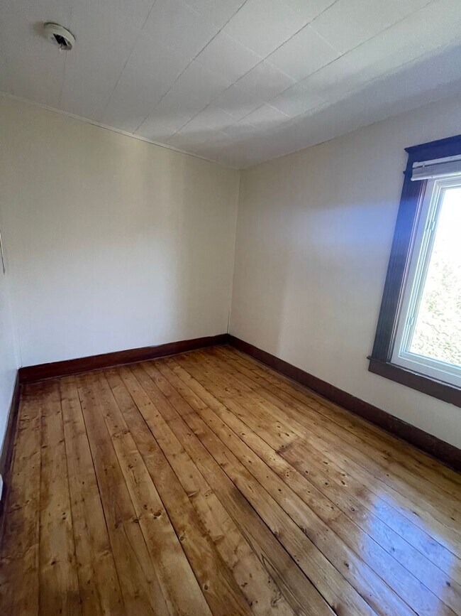 Building Photo - 17-19 Lafountain Street