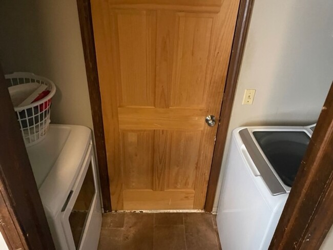 Building Photo - Edmond Home Ready for Occupancy